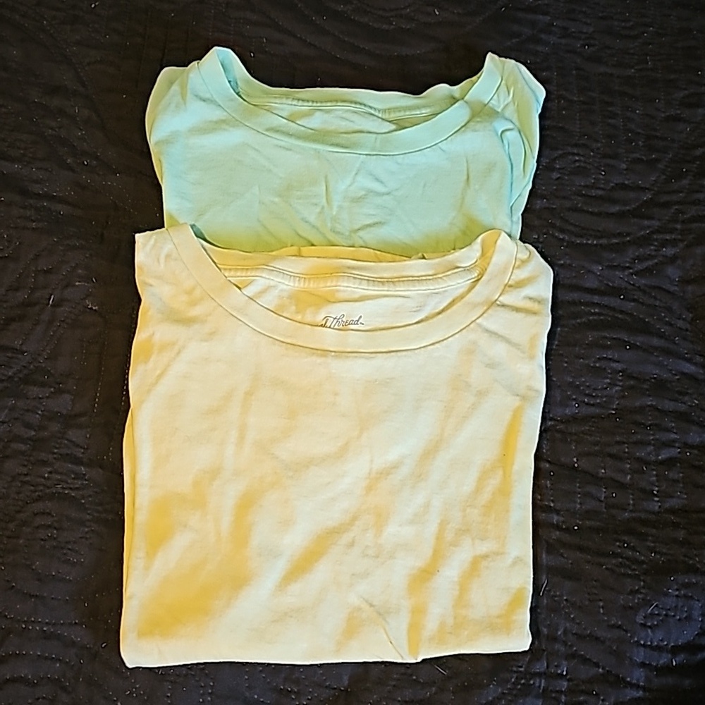 Universal thread shirt size‎  large